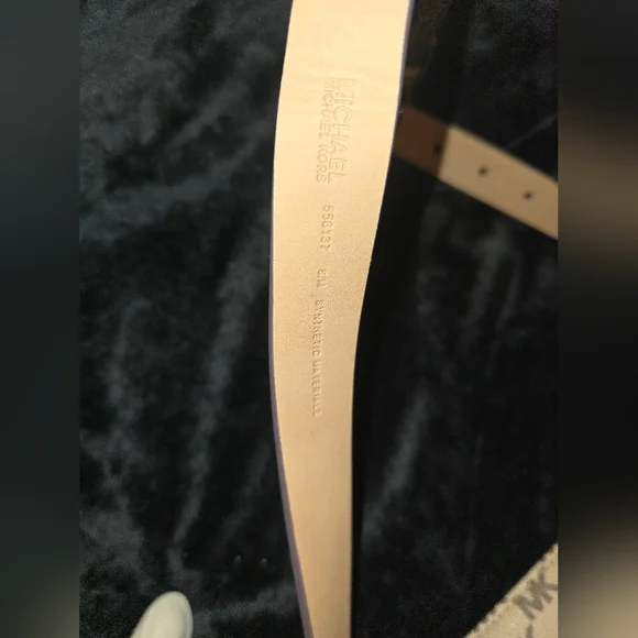 Michael Kors Belt Bag/ Fanny Pack - Picture 7 of 8